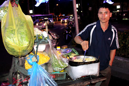 Mưu sinh trong đêm giao thừa