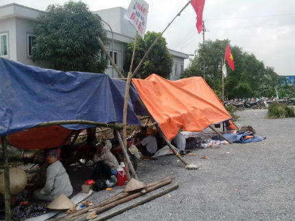 Công ty Phương Nam xả khí độc, thuê côn đồ trấn áp dân