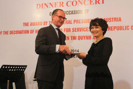 “Mục tiêu lớn nhất của kinh doanh là vì lợi ích cộng đồng“