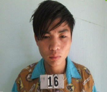 Dụ kẹo cao su, gã trai trẻ “làm bậy” với bé gái 6 tuổi