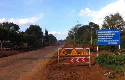“Một trời, một vực” cách xử lý nhà thầu yếu kém thi công Quốc lộ 14, Quốc lộ 18