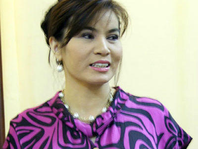 Ai đang “chống lưng” cho bà Kim Hồng?