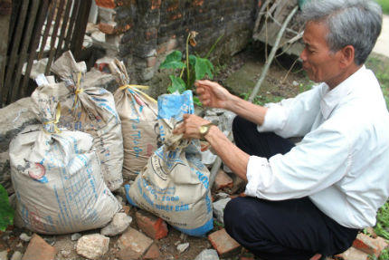 Nghệ An: Dân “sốt vó” sống cạnh tồn dư thuốc bảo vệ thực vật