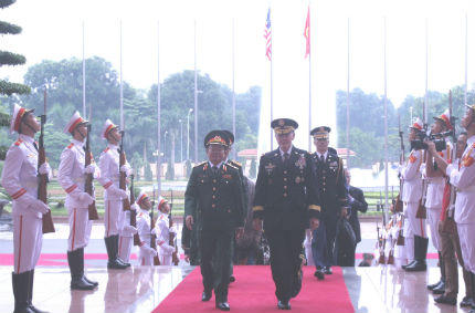 Hình hảnh lễ đón Chủ tịch Hội đồng Tham mưu trưởng Liên quân Hoa Kỳ