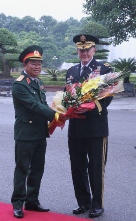 Hình hảnh lễ đón Chủ tịch Hội đồng Tham mưu trưởng Liên quân Hoa Kỳ