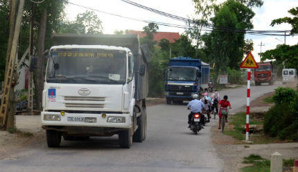 Chuyện lạ ở Quảng Bình: "Băm nát" đường nhỏ  để làm quốc lộ 1?
