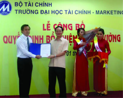 Nghi án hiệu trưởng ngoại tình: Sự im lặng “đáng sợ” của cơ quan chủ quản!