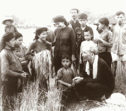 Chủ tịch Hồ Chí Minh - “Tiên ông phương Đông làm cách mạng hiện đại”(*)