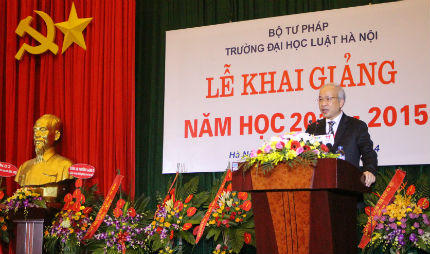 Đại học Luật Hà Nội khai giảng năm học mới