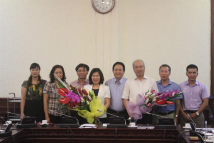 Bàn giao phụ trách công tác giữa Thứ trưởng Nguyễn Thúy Hiền và Thứ trưởng Phan Chí Hiếu