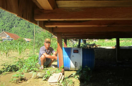 Nhà nổi nơi rốn lũ