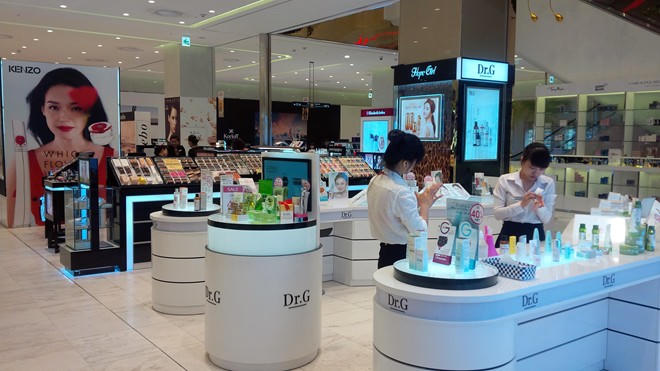 Lotte Center Hà Nội "vắng như chùa bà Đanh" sau ít ngày mở cửa