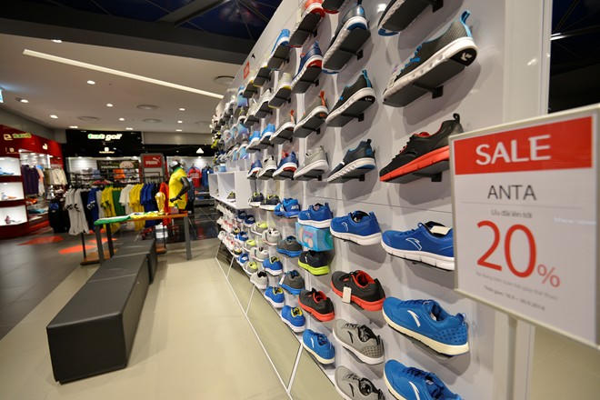 Lotte Center Hà Nội "vắng như chùa bà Đanh" sau ít ngày mở cửa