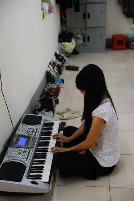 Báo Pháp kể về nạn buôn trẻ em gái ở Việt Nam