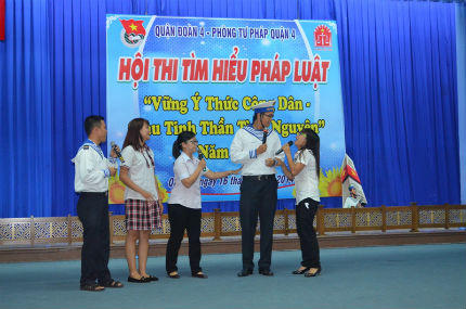 Khắp nơi hưởng ứng Ngày Pháp luật năm 2014