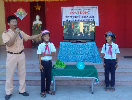 Hướng tới Ngày pháp luật: Sinh động triển khai tới học sinh, sinh viên