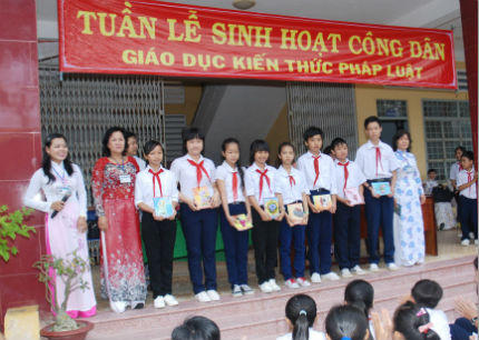 Hướng tới Ngày pháp luật: Sinh động triển khai tới học sinh, sinh viên