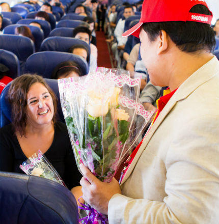 Vietjet: Triệu đóa hồng thay ngàn lời chúc