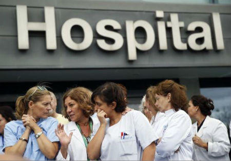 Châu Âu lo ngại dịch bệnh Ebola lây lan, Mỹ tăng cường giám sát hành khách