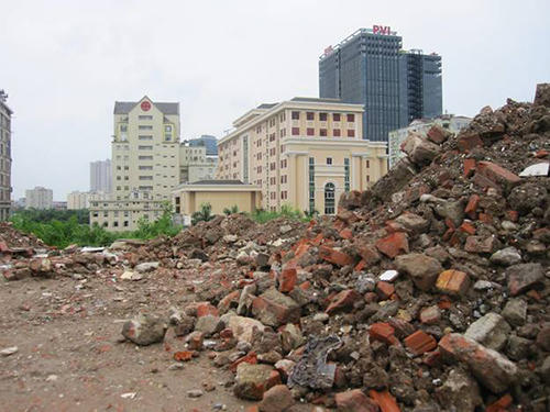 Hàng trăm doanh nghiệp đối mặt với nguy cơ phá sản, hàng nghìn lao động mất việc làm