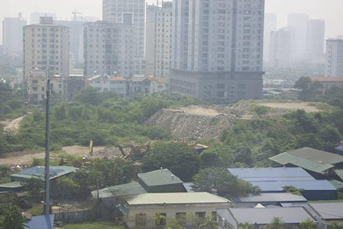 Hàng trăm doanh nghiệp đối mặt với nguy cơ phá sản, hàng nghìn lao động mất việc làm