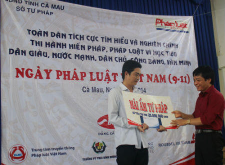 “Giải cơn khát” pháp lý cho bà con miền sông nước