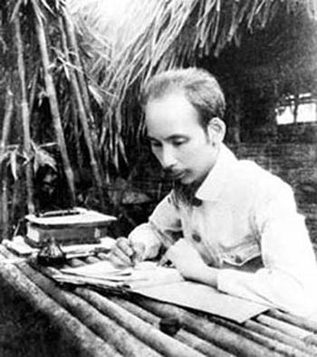 “Đốm lửa hồng” giữa núi rừng Pắc Bó