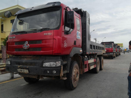 Xe quá tải ở Hải Dương: Cần tìm hướng giải quyết triệt để vi phạm