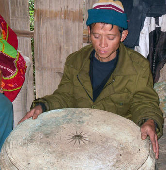 Hỏi chuyện người Lô Lô “gọi hồn” bằng “ma khô”