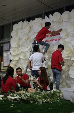 Đám cưới "chấn động" của cặp đôi đồng tính trên tàu bay Vietjet