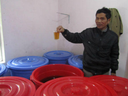 Lãng tử say đắm với hoa đào…