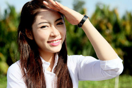 Chuyện chưa biết về cô bé bán cơm trở thành hoa hậu 