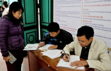 Băn khoăn việc gộp chung Giấy phép lái xe “hai trong một”