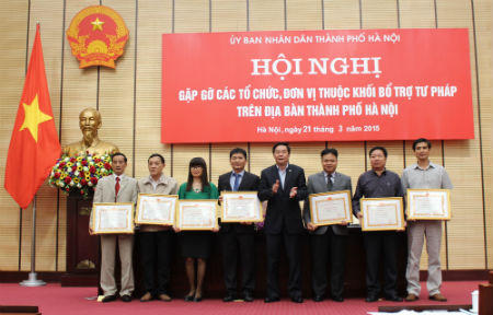 Đối thoại, tôn vinh và cùng tháo gỡ khó khăn