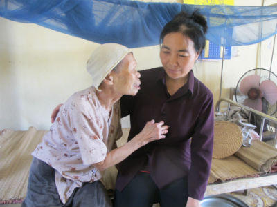 Đem nụ cười đến với xóm “cùi”