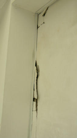 Hàng trăm tỷ xây trường chuyên, dùng vài học kỳ đã hỏng