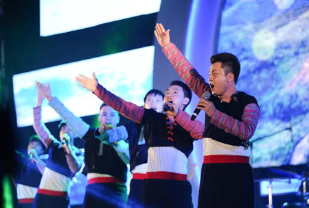 Ngô Kiến Huy, Dương Hoàng Yến "đốt cháy" sinh viên Thái Nguyên