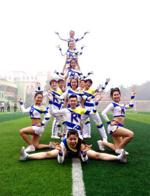 Thu hút trào lưu tung hứng Cheerleaders