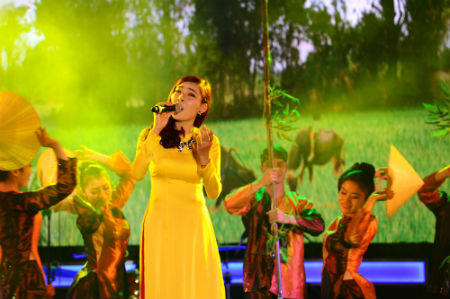 Chung kết toàn quốc “Hành trình bài ca sinh viên 2015”: Hội tụ và Tỏa sáng