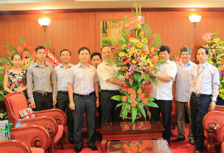 Lãnh đạo Bộ Tư pháp chúc mừng Ban Tuyên giáo TƯ và Bộ TT&TT