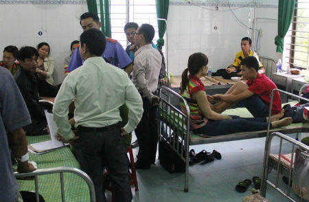 Cận cảnh hiện trường vụ xe khách rơi xuống vực