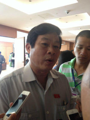 Chưa thể cấm mạo danh trên facebook