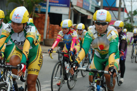 Number 1: Đồng hành cùng giải đua xe đạp nữ toàn quốc