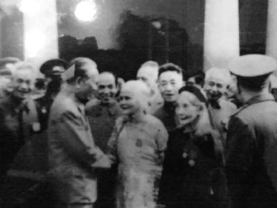 Đừng để nước mắt mẹ lặng thầm rơi