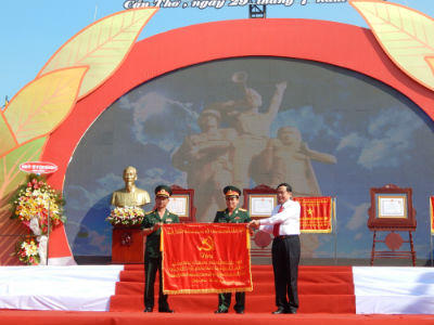 TP. Cần Thơ nhận danh hiệu Anh hùng LLVT