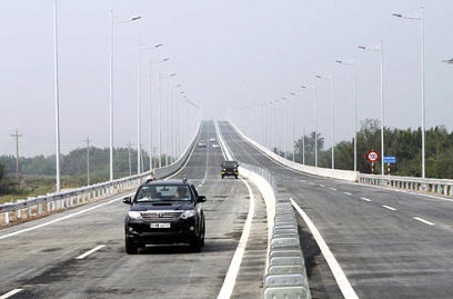  “Nhà thầu ngoại” bới đất tìm sỏi, nghi hoàn thuế không minh bạch?