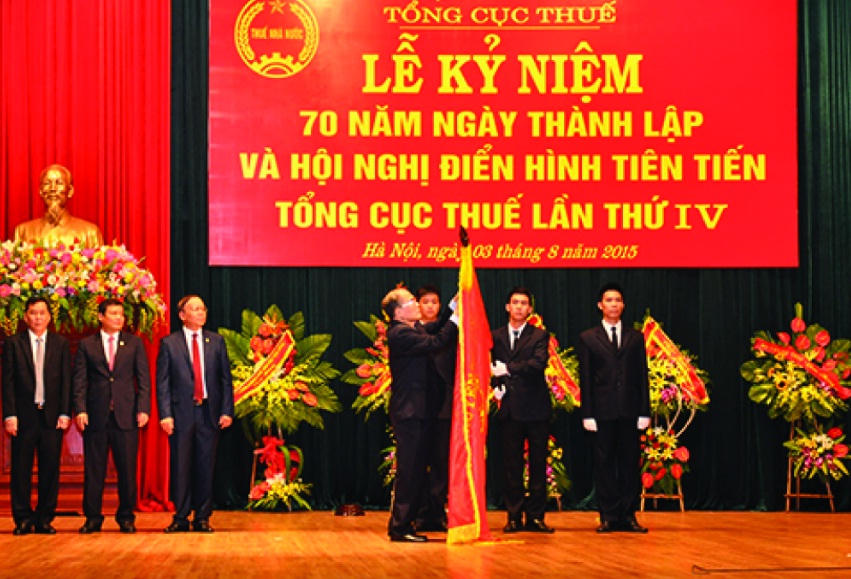 Ngành Thuế đón nhận Huân chương Độc lập Hạng Nhất