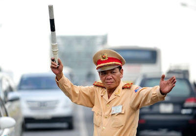 Giản dị phía sau người… cảnh sát