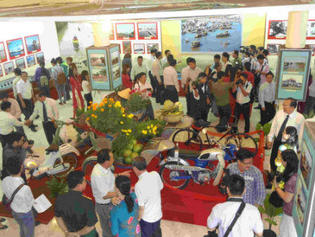 Triển lãm “100 năm giao thông Cần Thơ”