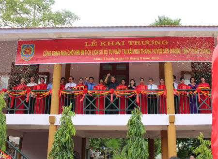 Bộ Tư pháp dâng hương, báo công Kỷ niệm 70 năm Ngày truyền thống